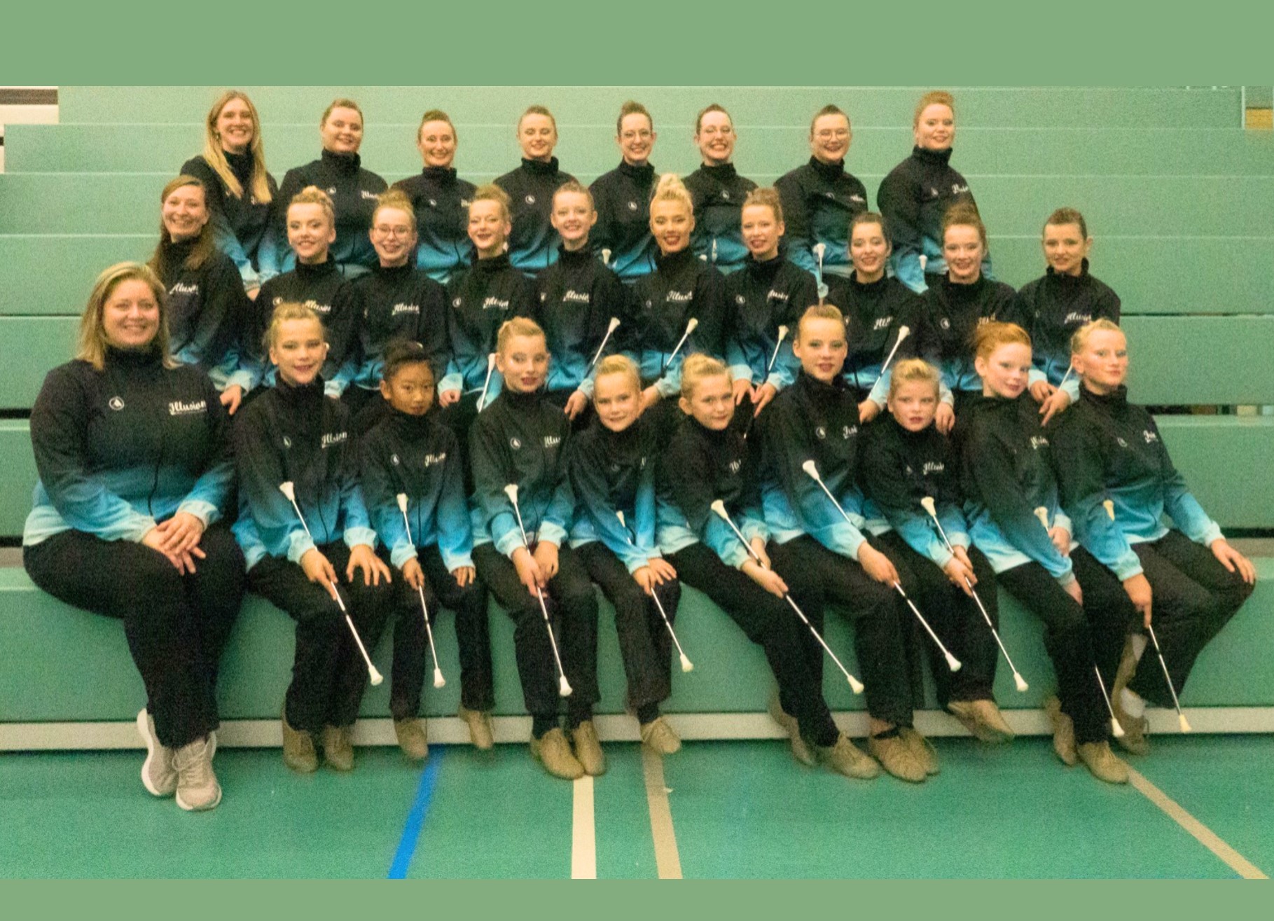 Twirlteam Illusion met solisten, duo's en teams